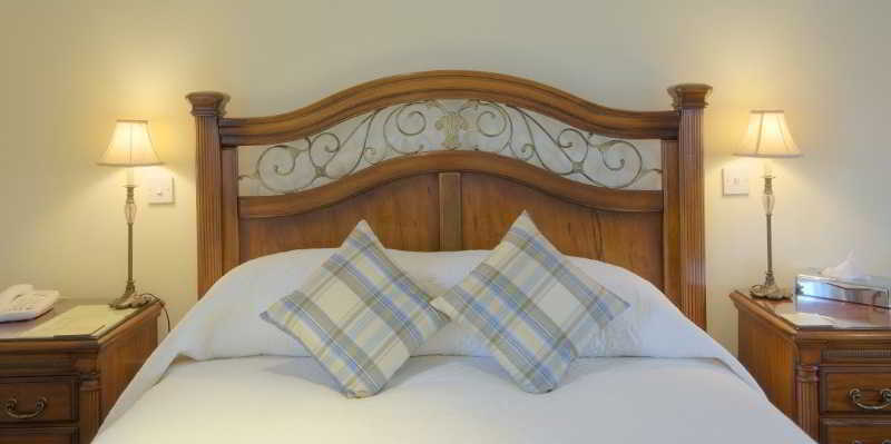 The Wheatsheaf Hotel And Restaurant Swinton  Bagian luar foto