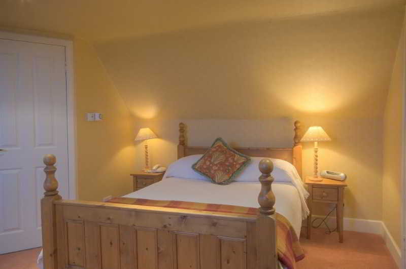 The Wheatsheaf Hotel And Restaurant Swinton  Bagian luar foto