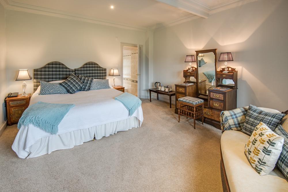 The Wheatsheaf Hotel And Restaurant Swinton  Bagian luar foto