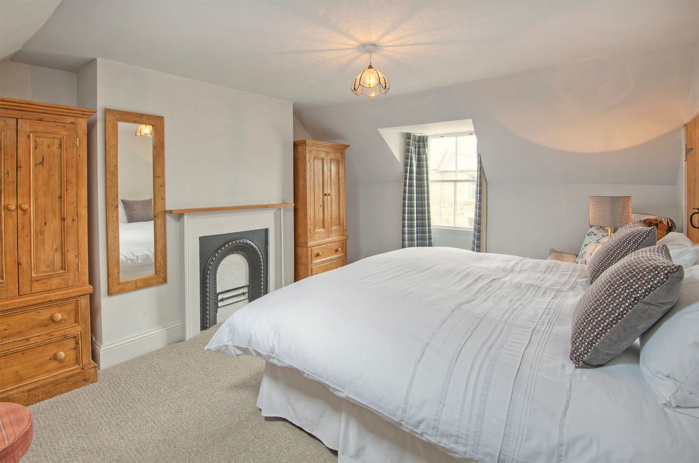 The Wheatsheaf Hotel And Restaurant Swinton  Bagian luar foto