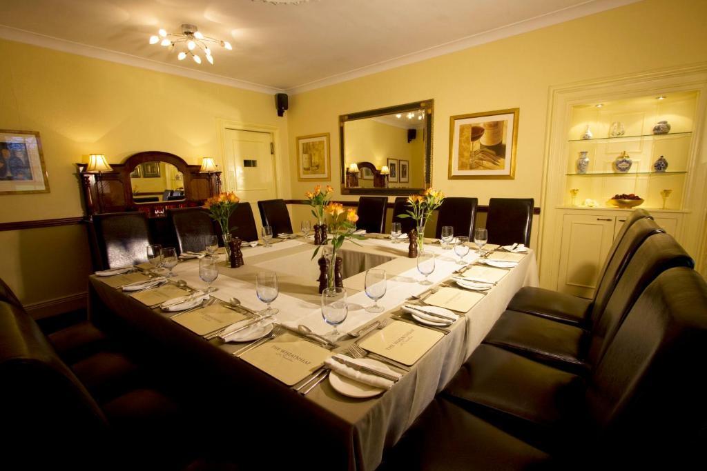 The Wheatsheaf Hotel And Restaurant Swinton  Bagian luar foto