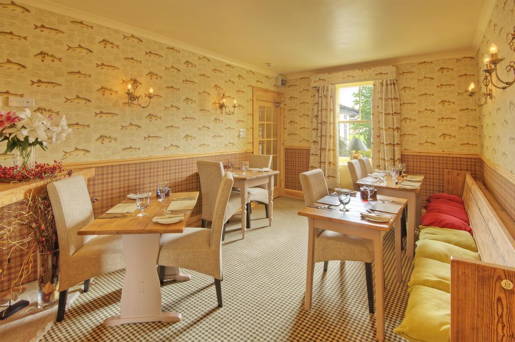 The Wheatsheaf Hotel And Restaurant Swinton  Bagian luar foto