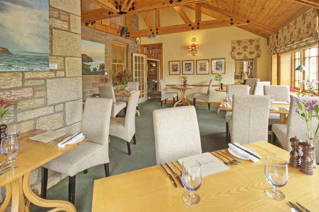The Wheatsheaf Hotel And Restaurant Swinton  Bagian luar foto